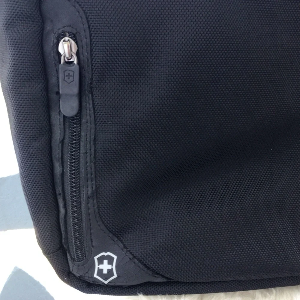 Victorinox Multi-Compartmental Laptop Briefcase Travel Bag Lightweight